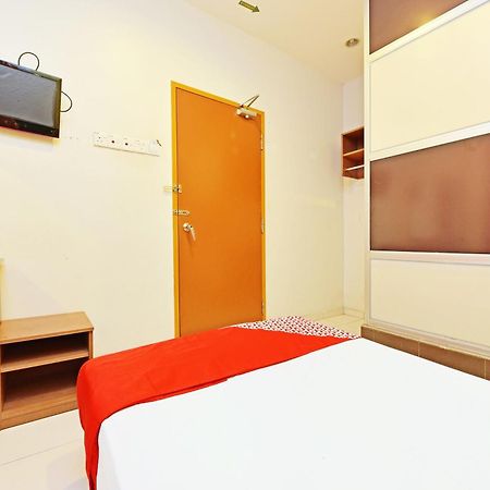 Oyo 582 Hotel Walk Inn Kampong Pasir Puteh  Bagian luar foto