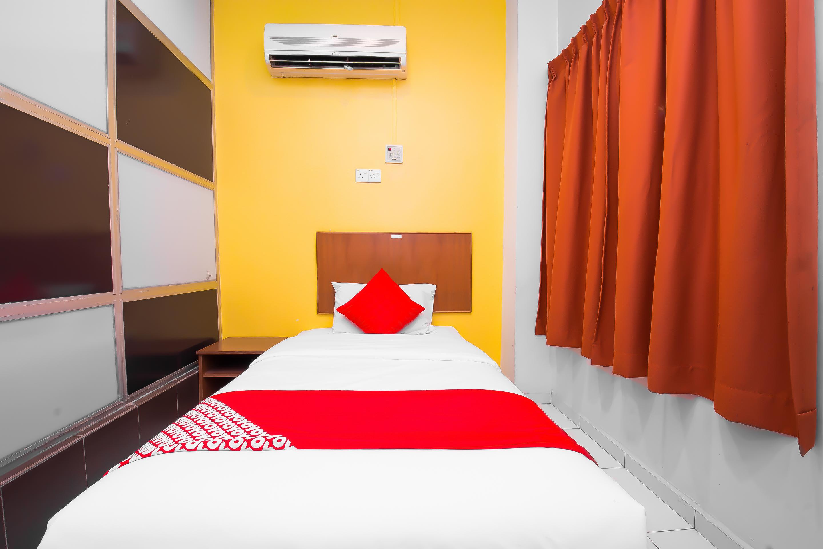 Oyo 582 Hotel Walk Inn Kampong Pasir Puteh  Bagian luar foto