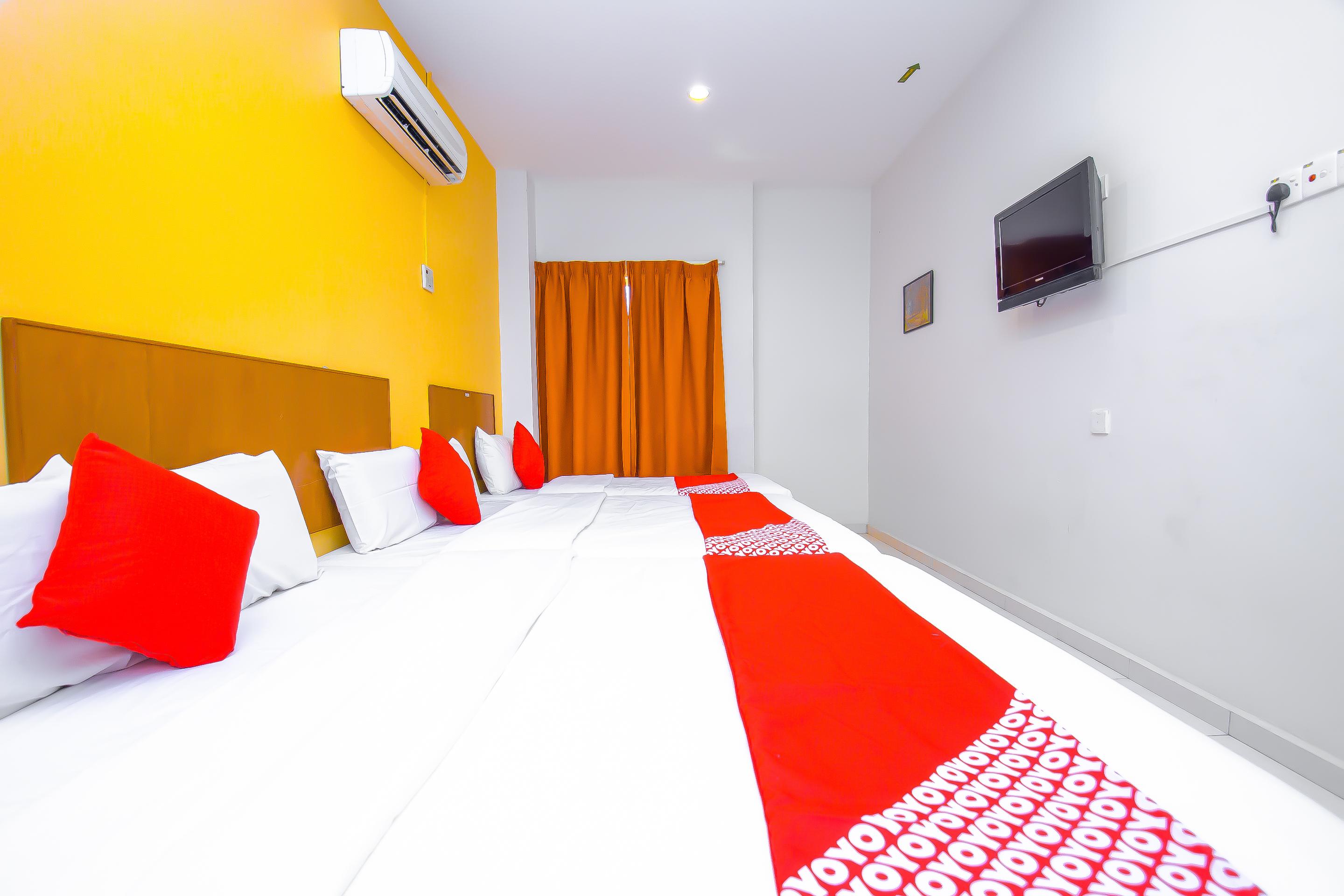 Oyo 582 Hotel Walk Inn Kampong Pasir Puteh  Bagian luar foto