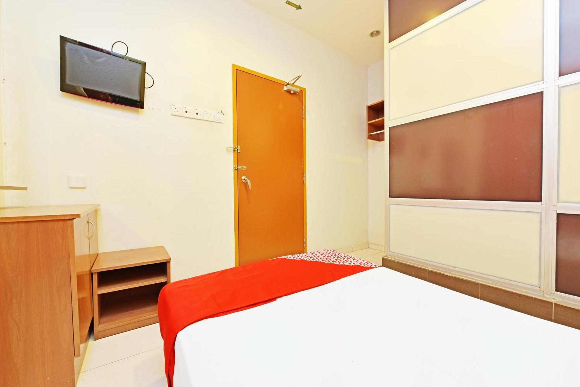Oyo 582 Hotel Walk Inn Kampong Pasir Puteh  Bagian luar foto