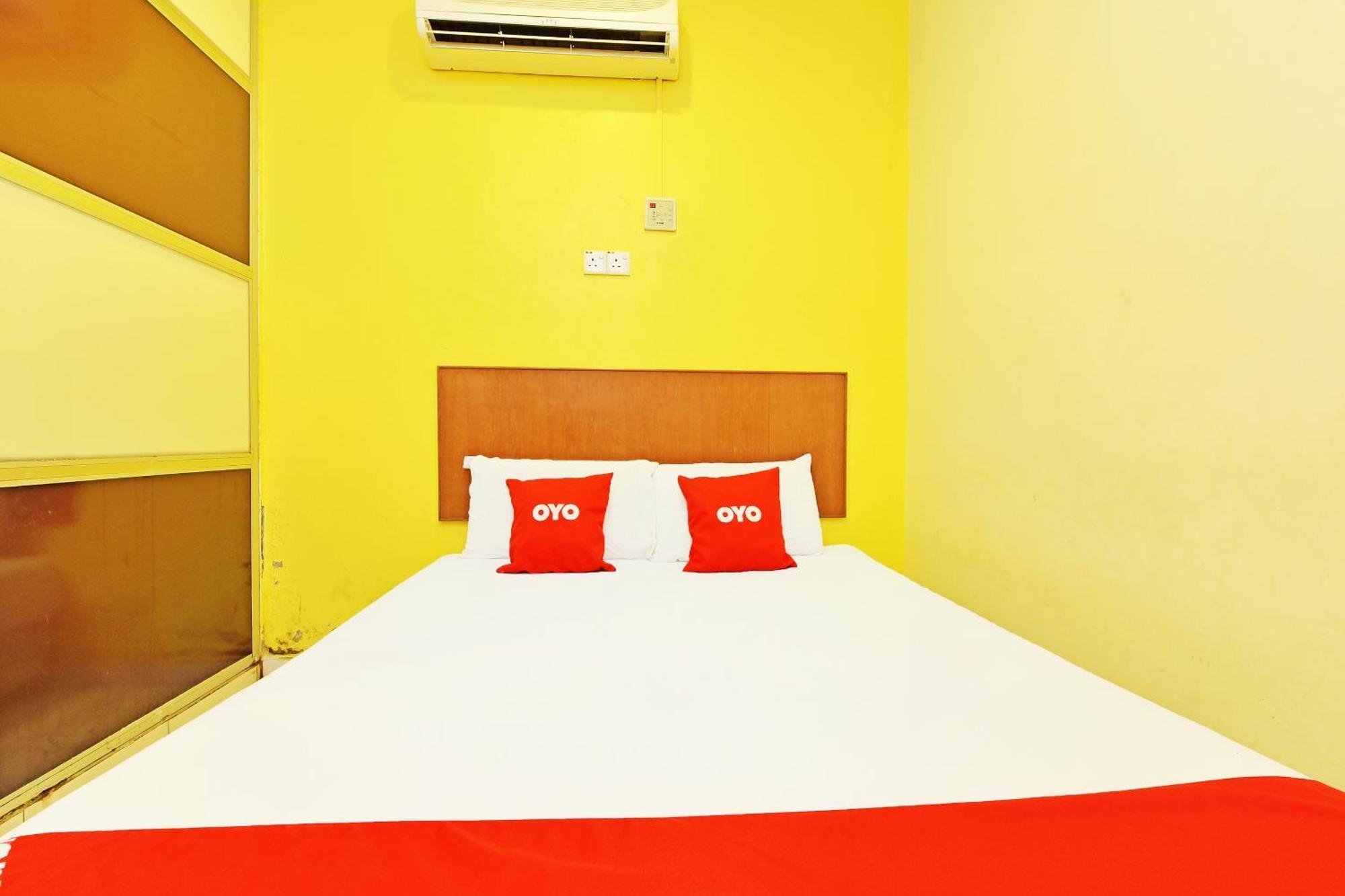 Oyo 582 Hotel Walk Inn Kampong Pasir Puteh  Bagian luar foto