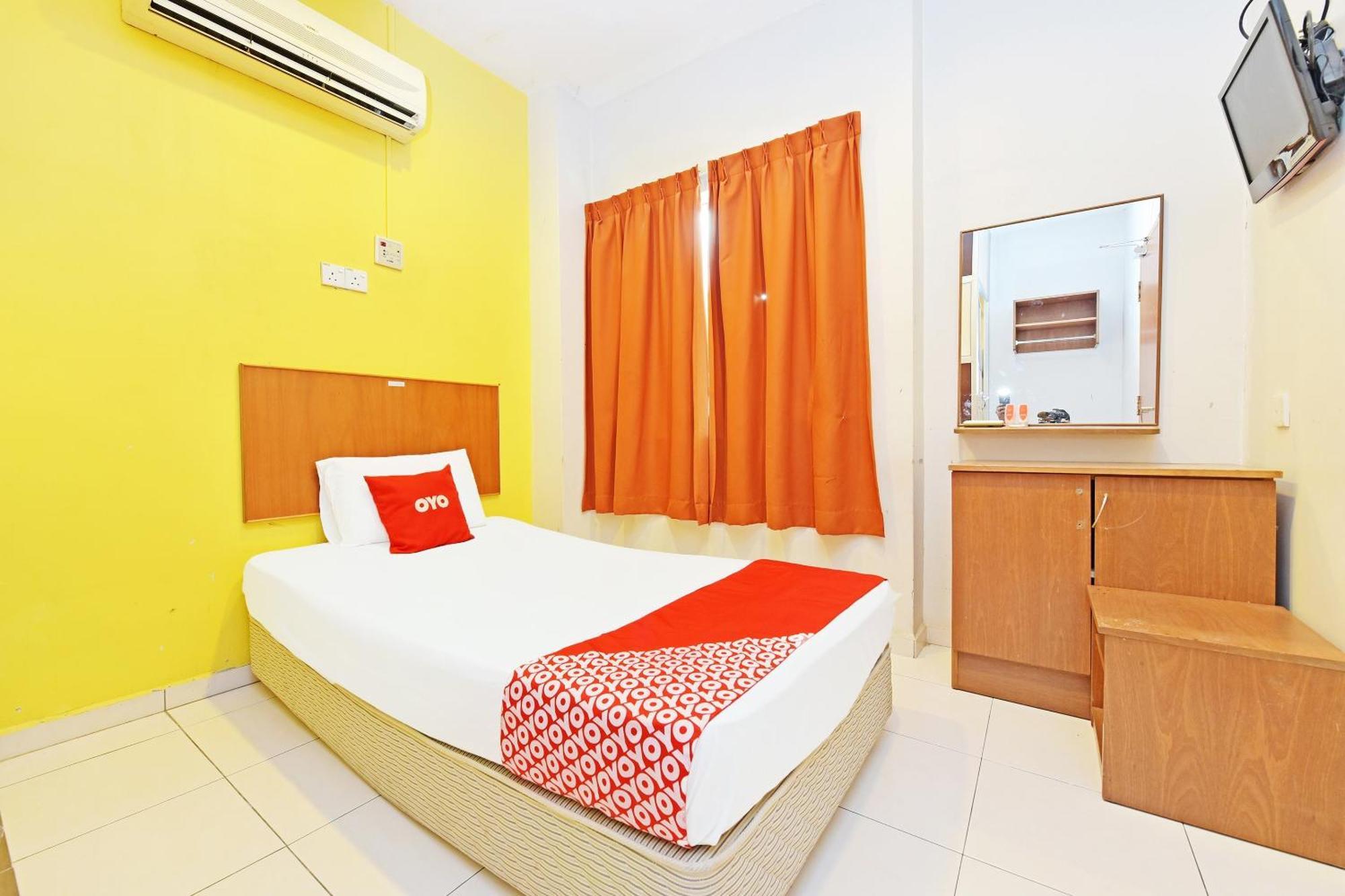 Oyo 582 Hotel Walk Inn Kampong Pasir Puteh  Bagian luar foto