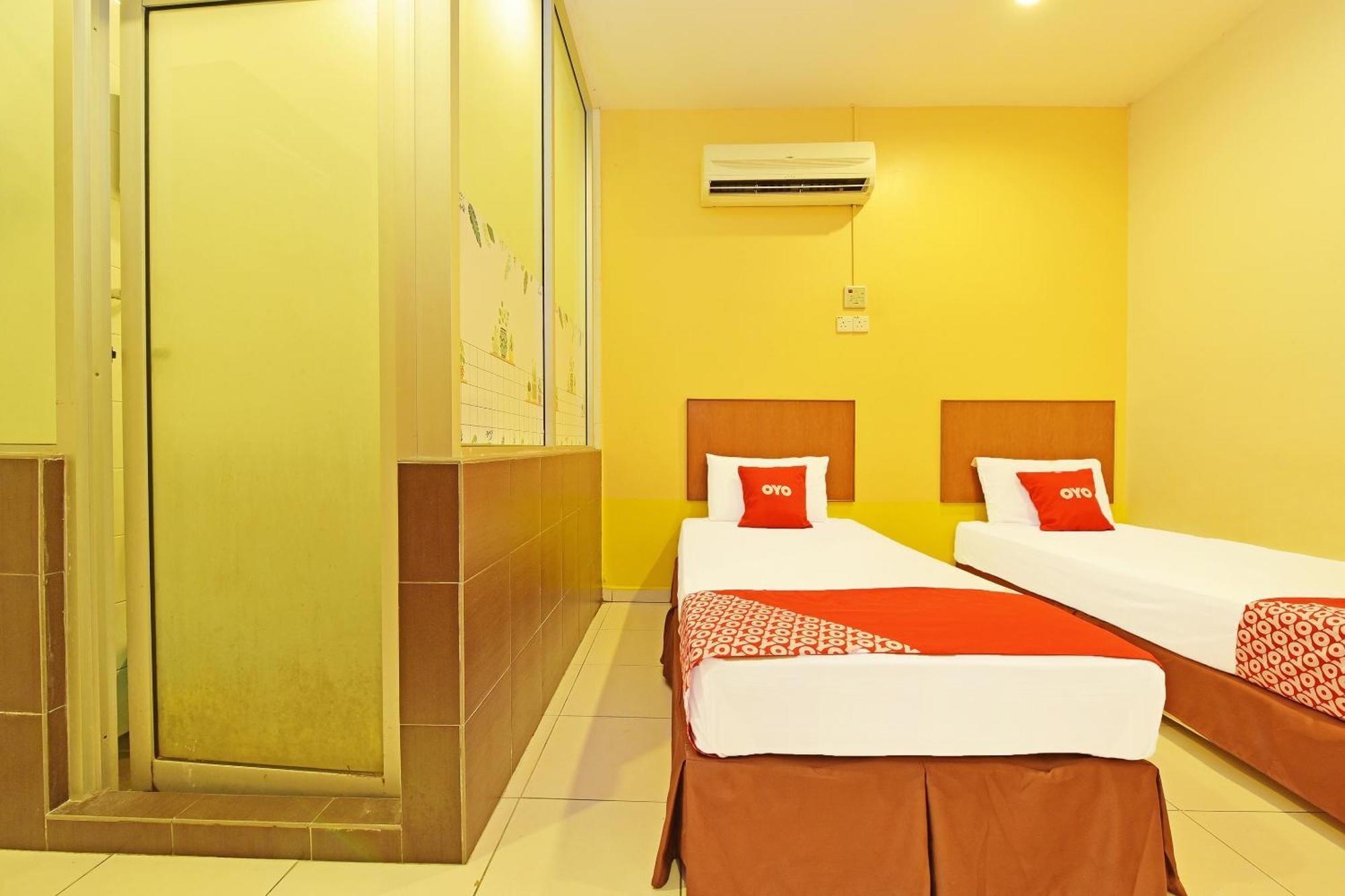 Oyo 582 Hotel Walk Inn Kampong Pasir Puteh  Bagian luar foto