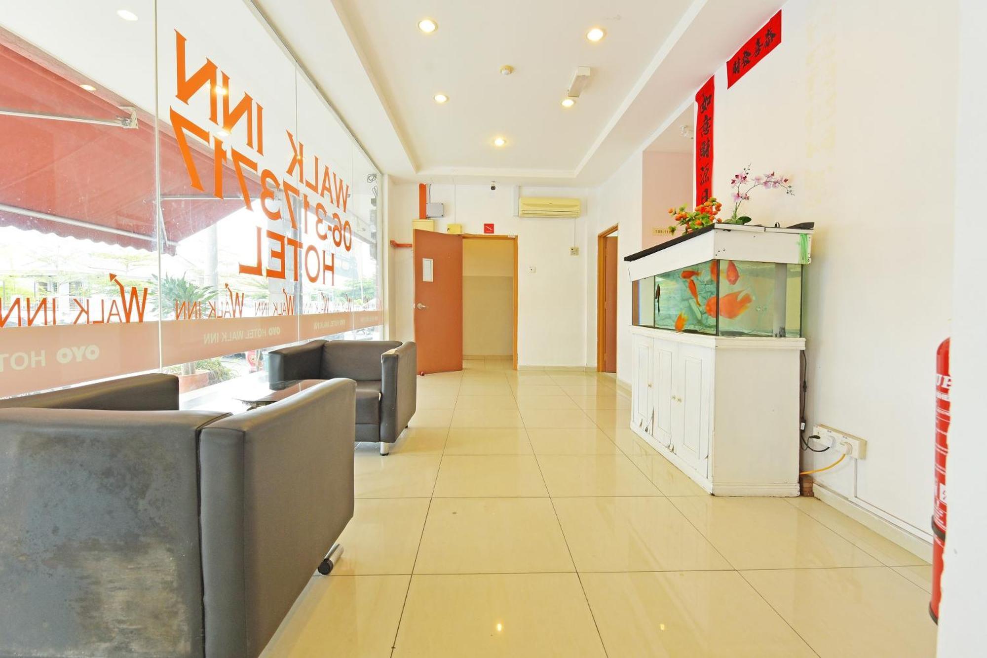 Oyo 582 Hotel Walk Inn Kampong Pasir Puteh  Bagian luar foto