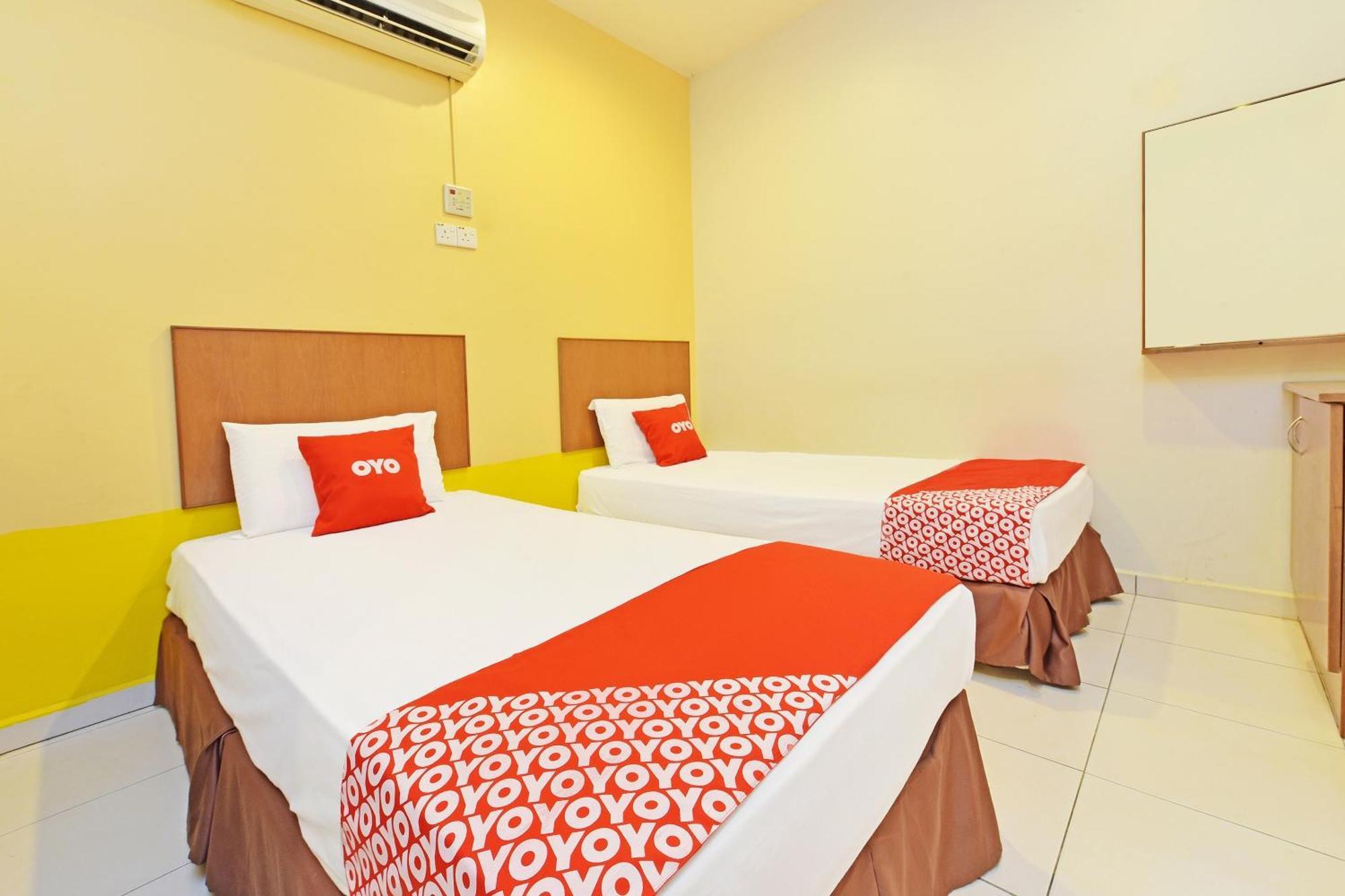 Oyo 582 Hotel Walk Inn Kampong Pasir Puteh  Bagian luar foto